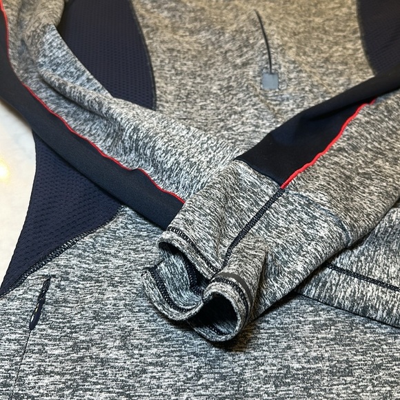 Athleta Running Wild Women’s Colorblock Half Zip Pullover Size XS - Picture 9 of 9